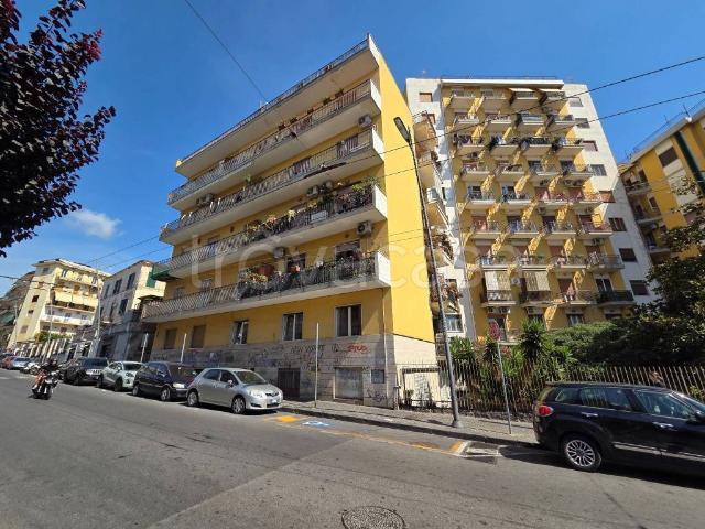 Vendesi appartamento a Portici via Armando Diaz, 2