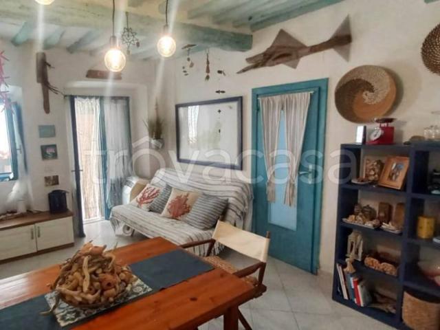 Vendesi appartamento a Porto Azzurro vicolo della guardiola