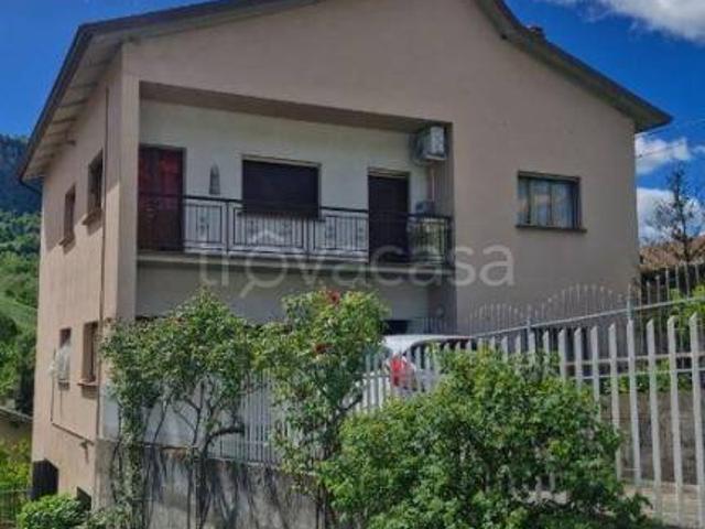 Vendesi appartamento a Castelnovo ne' Monti viale Enzo Bagnoli
