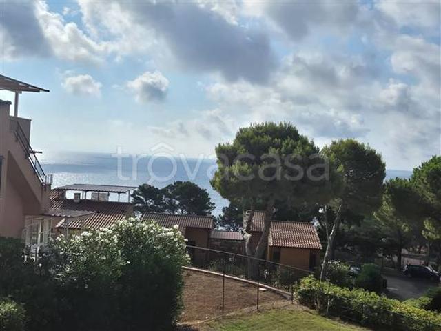 Vendesi appartamento a Rio via Capo d'Arco