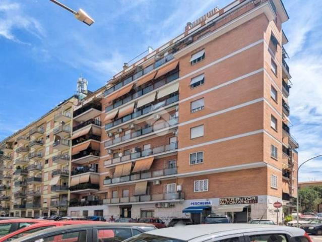 Vendesi appartamento a Roma via Carlo della Rocca, 57, Torpignattara