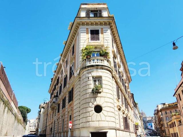 Vendesi appartamento a Roma via Panisperna, Monti
