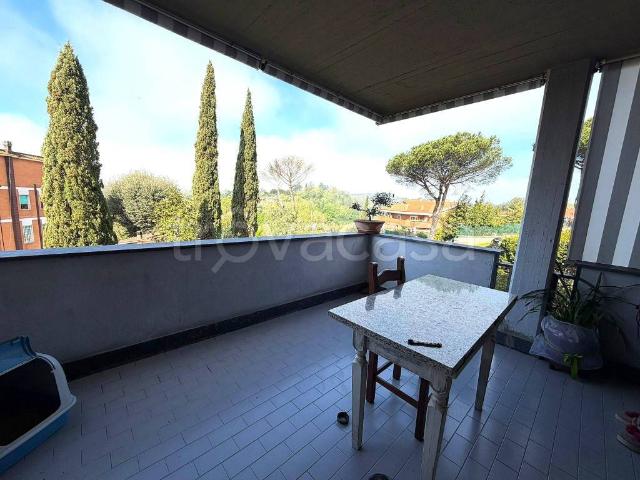 Vendesi appartamento a Roma via Saronno, Prima Porta