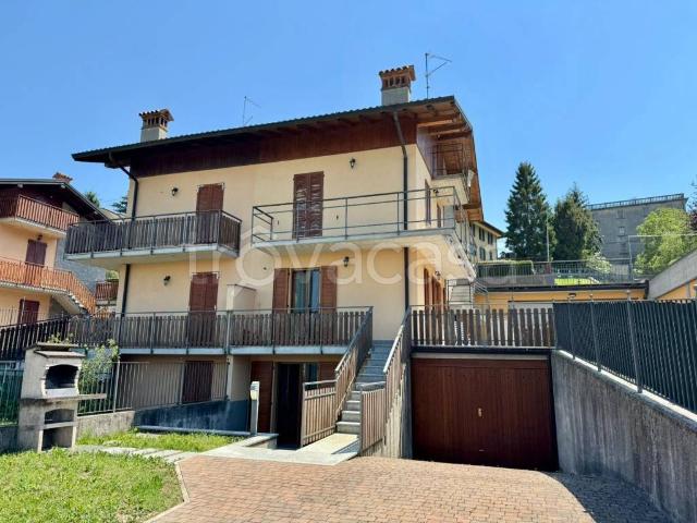 Vendesi appartamento a Roncola via Botto