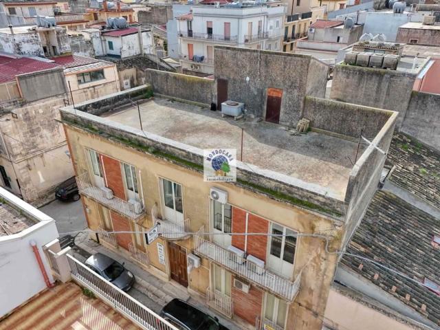 Vendesi appartamento a Rosolini via alessandro manzoni 69