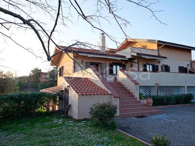 Vendesi appartamento a Sacrofano via Monte Calcaro