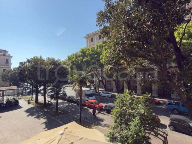 Vendesi appartamento a Salerno via Roma, 180, Centro Storico Teatro Verdi