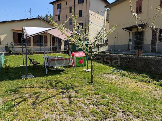 Vendesi appartamento a San Marcello Piteglio piazza del Campaccio, 111