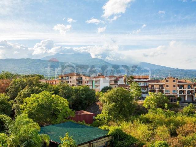 Vendesi appartamento a Santa Venerina via Finocchiaro, 34, Linera