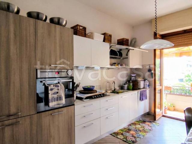 Vendesi appartamento a Sarzana vicolo Turì, 50