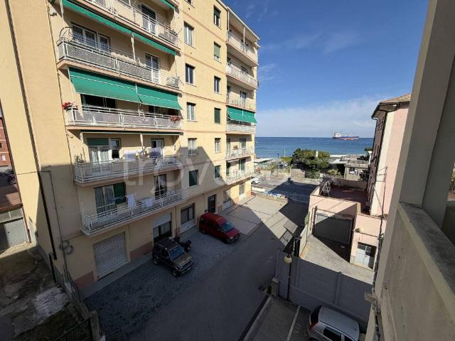 Vendesi appartamento a Savona via Lazzaro De Maestri, 1