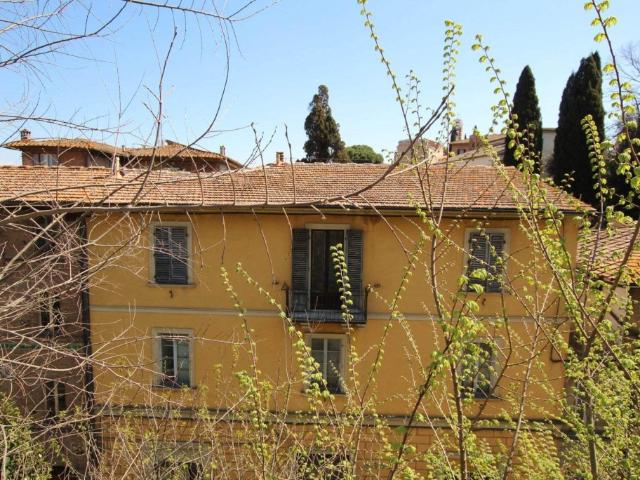 Vendesi appartamento a Siena
