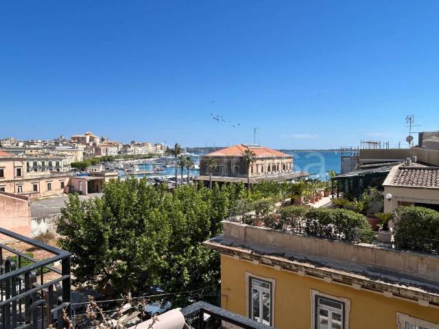 Vendesi appartamento a Siracusa, Umberto Ermocrate