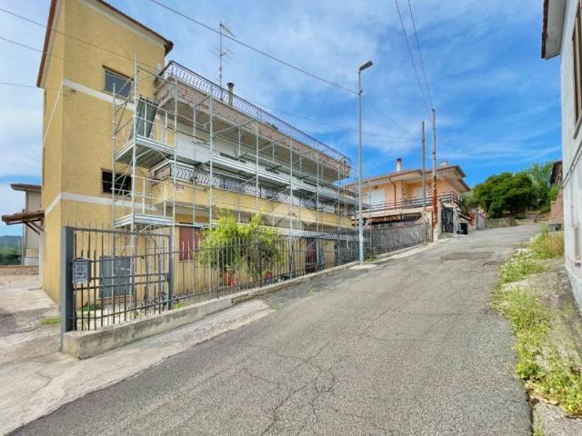 Vendesi appartamento a Sonnino via dei Calderai, 5