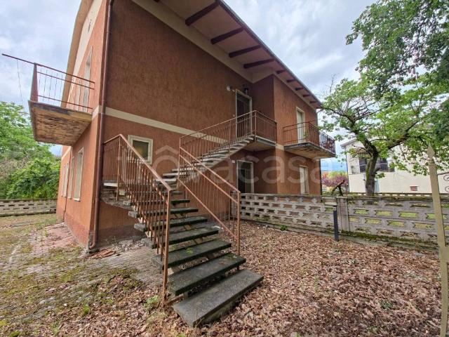 Vendesi appartamento a Spoleto via dei Pioppi