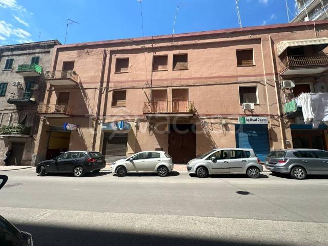 Vendesi appartamento a Taranto via Orsini, 13, Tamburi Lido Azzurro