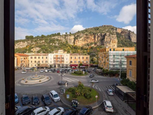 Vendesi appartamento a Terracina piazza Giuseppe Garibaldi
