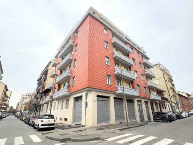 Vendesi appartamento a Torino via Brandizzo, Barriera di Milano