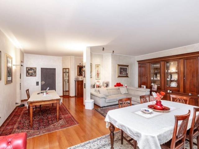 Vendesi appartamento a Torino corso Sebastopoli, 204, Santa Rita
