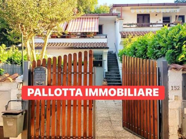 Vendesi appartamento a Valentano via dei Pini