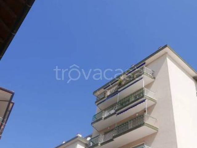 Vendesi appartamento a Vallecrosia