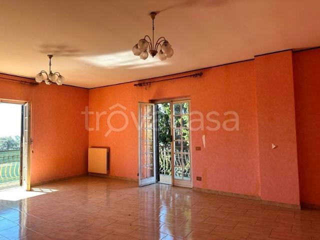 Vendesi appartamento a Velletri via dei Laghi