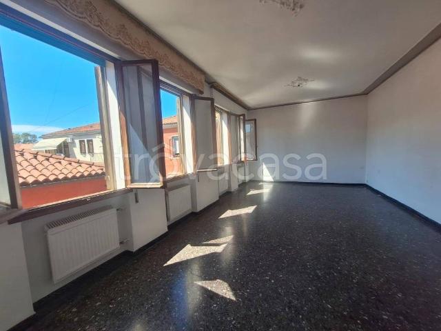 Vendesi appartamento a Venezia calle Brussa, Murano
