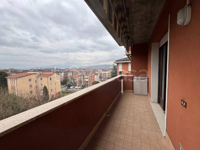 Vendesi appartamento a Verona via Fratelli Rosselli, Borgo Milano