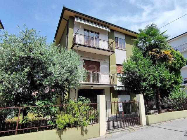 Vendesi appartamento a Vicenza via Giuseppe Tortosa, 3, San Francesco