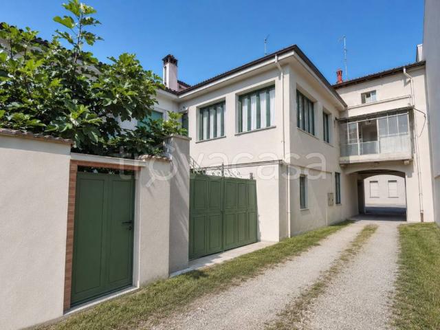 Vendesi appartamento a Vigevano corso Novara, 200
