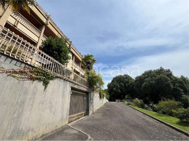Vendesi appartamento a Villa Lesa, Lesa