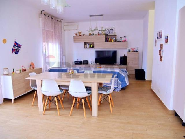 Vendesi appartamento a Villagrazia di Carini, Carini