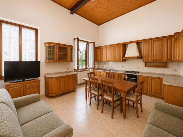 Vendesi appartamento a Villasanta
