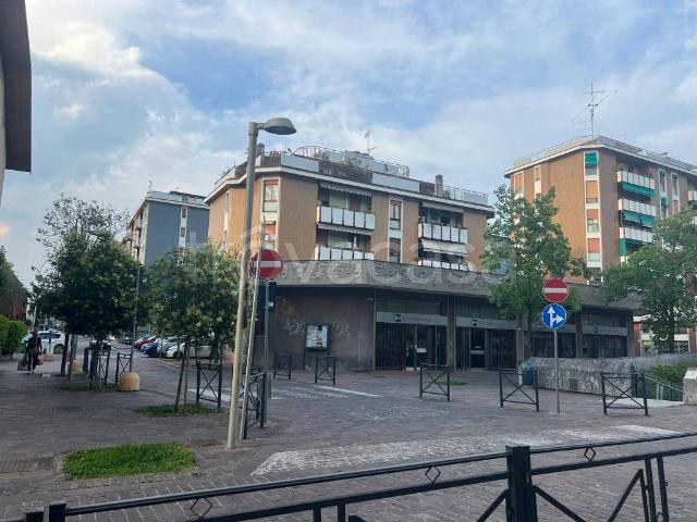 Vendesi appartamento a Villasanta via Giacomo Leopardi, 2
