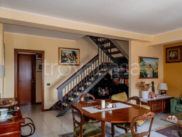 Vendesi appartamento ad Aci Castello via Vampolieri, 45