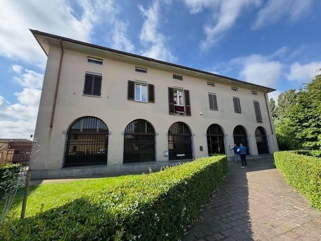 Vendesi appartamento ad Acquanegra Cremonese piazza Chiesa