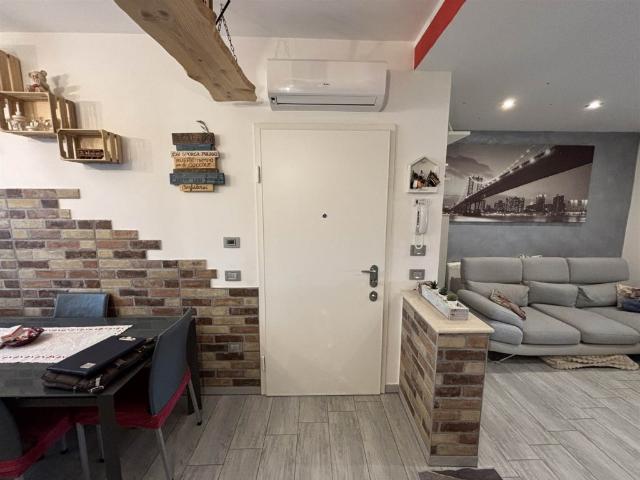 Vendesi appartamento ad Adria