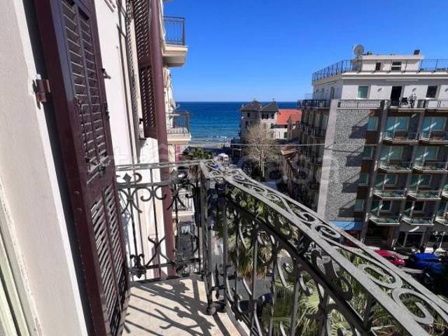 Vendesi appartamento ad Alassio viale Gibb