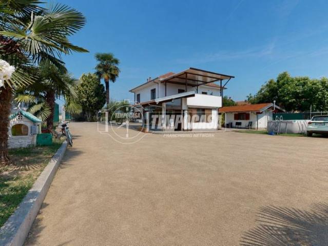 Vendesi villa bifamiliare ad Alpignano via Biancone