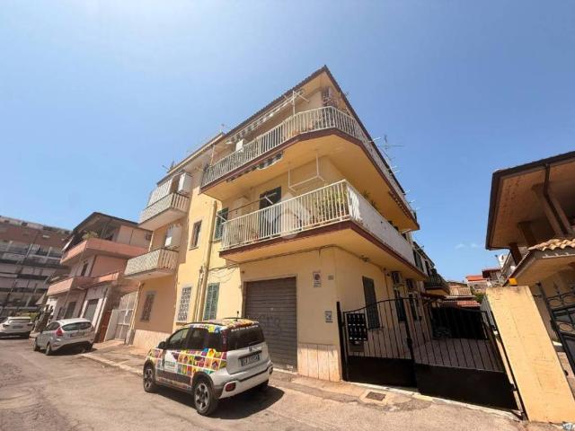 Vendesi appartamento ad Aprilia via Milano, 20, Centro