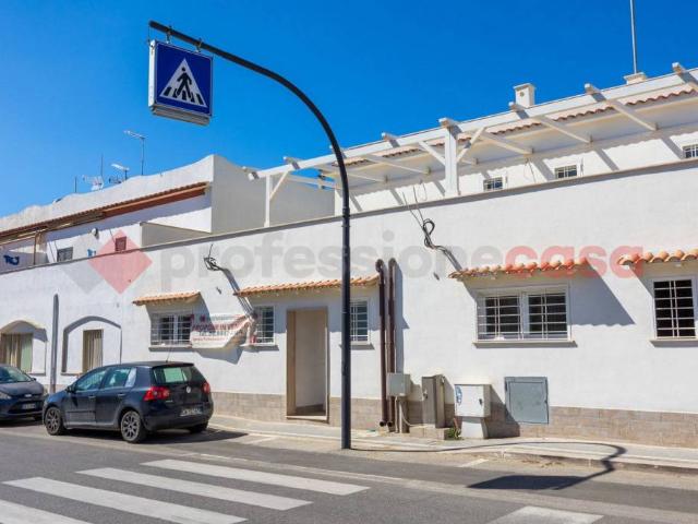 Vendesi appartamento ad Ardea, Marina di Ardea