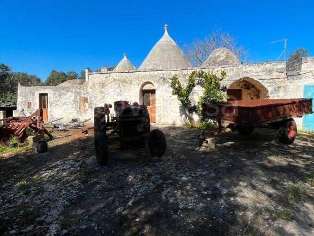 Vendesi baita/chalet/trullo a Ceglie Messapica