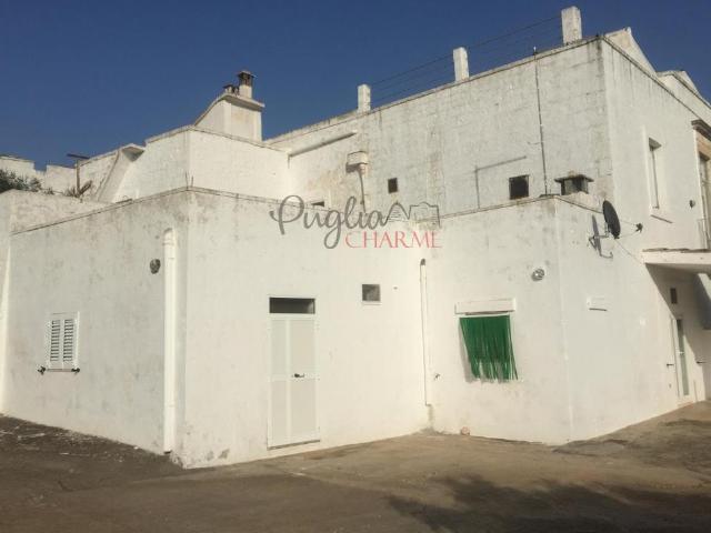 Vendesi bellissima masseria da ristrutturare 800m² Ostuni