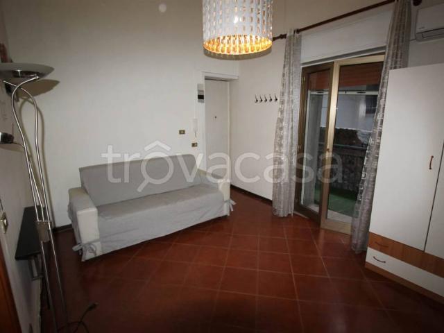 Vendesi bilocale a Catania via Caronda, 109, Borgo