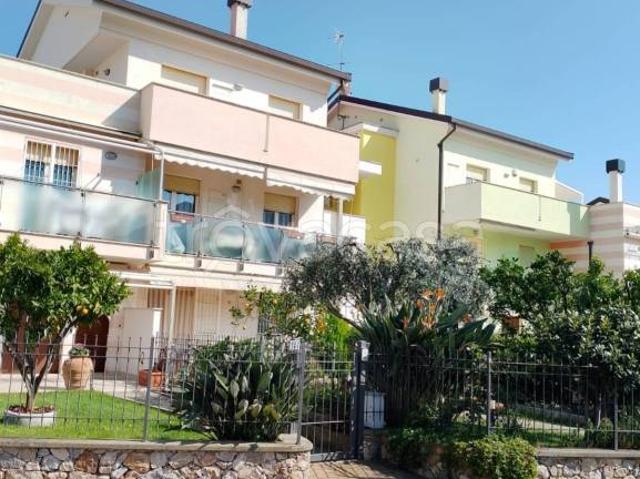 Vendesi bilocale a Borghetto Santo Spirito via Cianastri