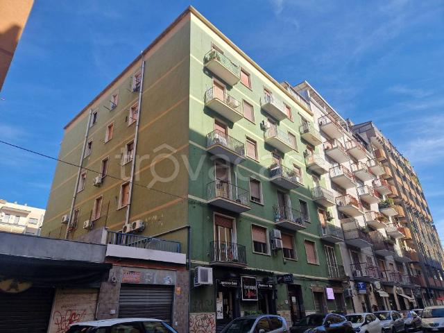 Vendesi bilocale a Bari via Giulio Petroni, 28, Carrassi