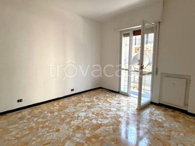 Vendesi bilocale a Genova corso Europa, San Martino