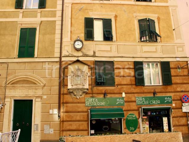 Vendesi bilocale a Genova piazzetta San Carlo, 1, Prè