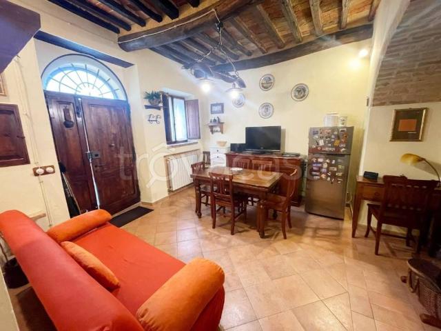 Vendesi bilocale a Monticiano