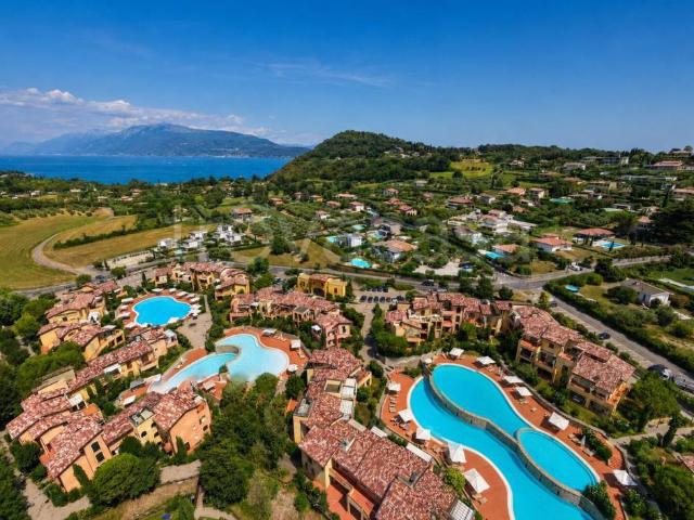 Vendesi bilocale a Manerba del Garda via del Torchio, 21/f, Montinelle